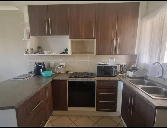 2 BEDROOM APARTMENT FOR SALE IN MOOIKLOOF RIDGE ESTATE